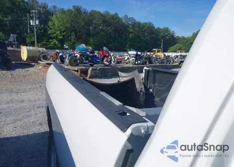 2022 Ram 1500 Classic Tradesman 4X2 8' Box from USA, damaged, VIN 3C6JR6DG5NG412610